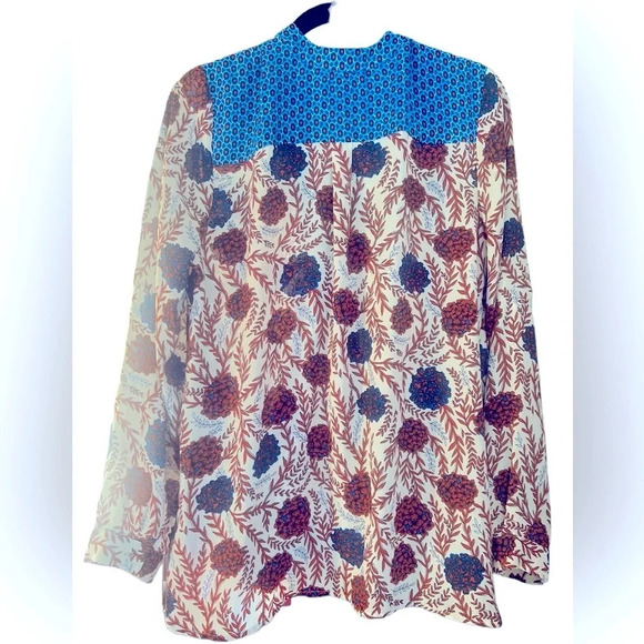 Beautiful long sleeve Daniel Rainn blouse size large like-new condition - Picture 2 of 3